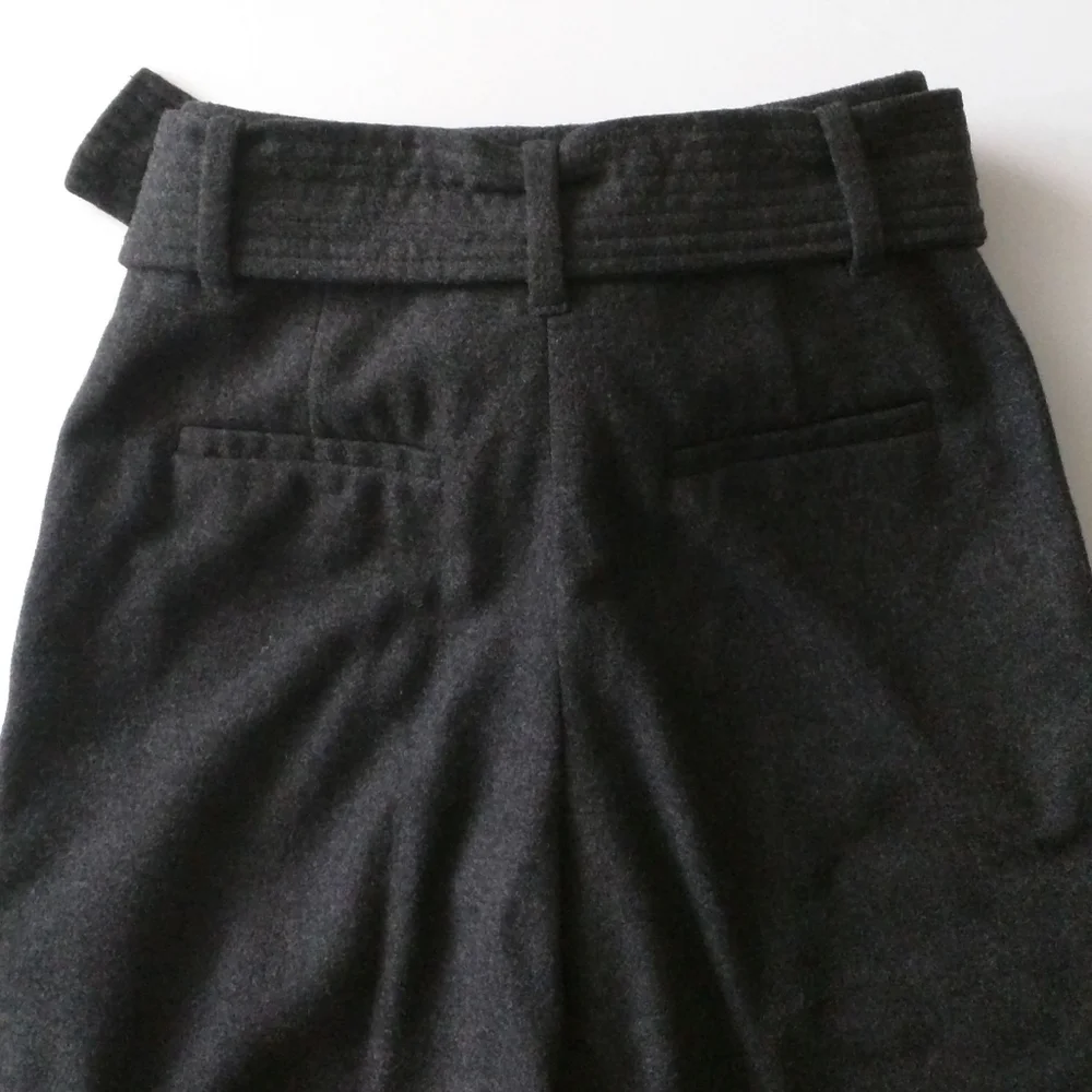 Aritzia Black Ankle Pants - Picture 7 of 9